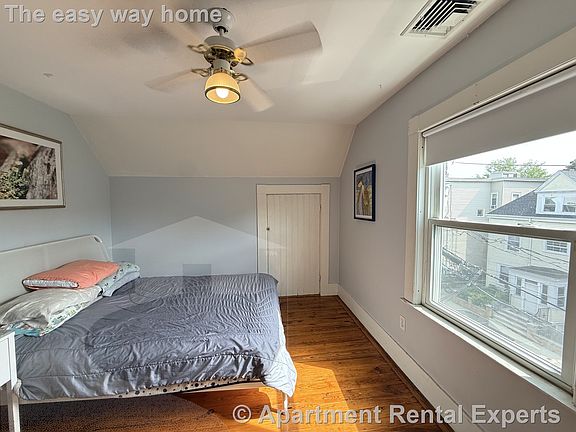 5th image of 15 Knapp St Unit 2