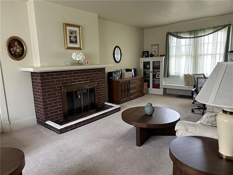 444 Locust St, Greensburg, PA 15601 Zillow