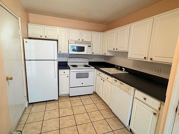 4th image of 326 Broadway APT 7
