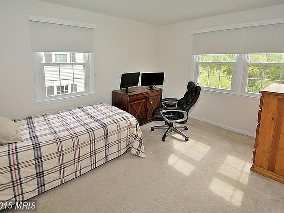 2nd image of 2831 Knollside Ln