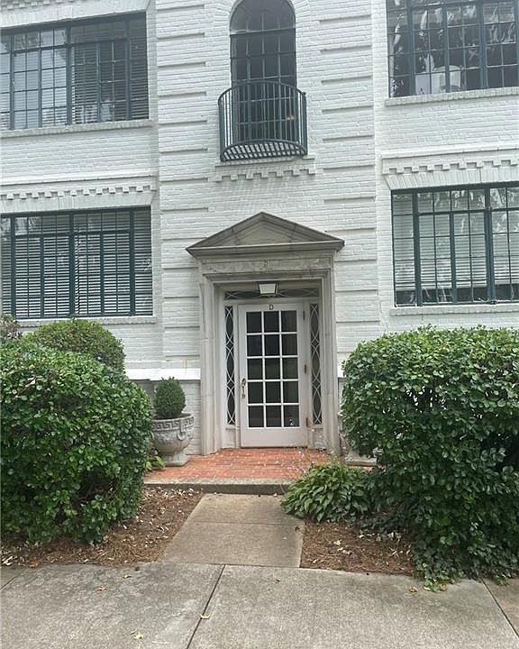 1st image of 1700 N Elm Street D1 #D1