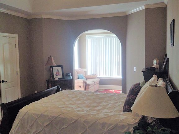 2nd image of 155 Winterberry Ln