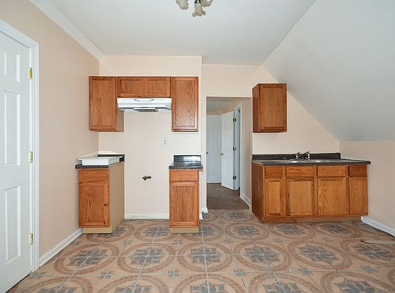 4th image of 2037 N Cicero Ave