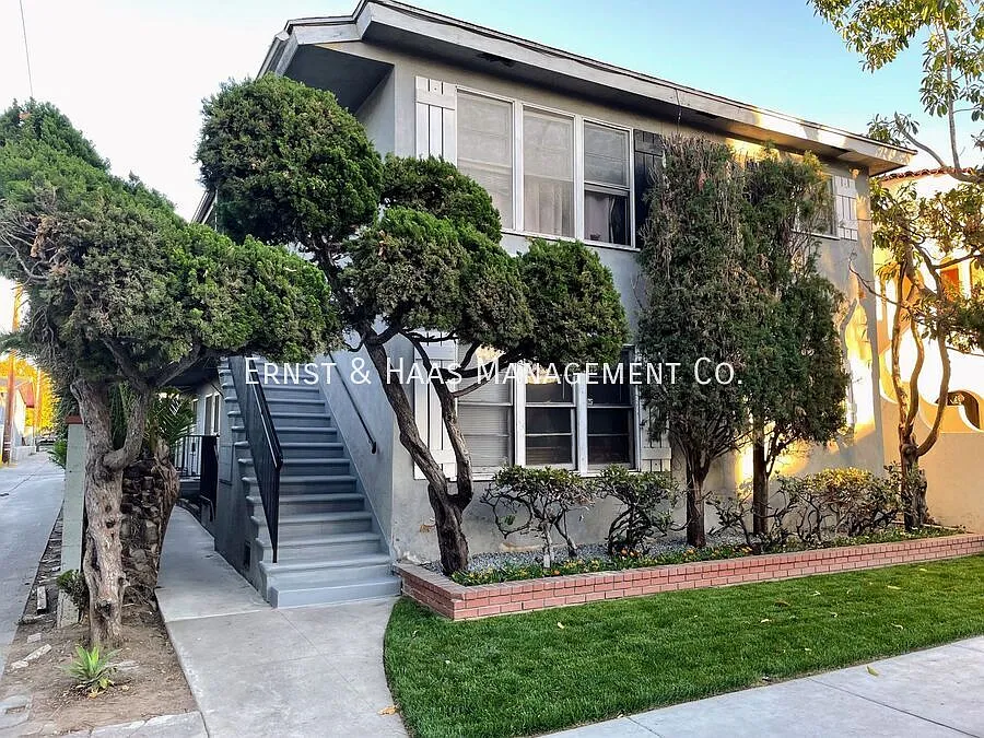 Photo 1 of 8 - 1224 Bennett Ave #3 - Long Beach, CA Primary Photo - 1224 Bennett Ave #3
