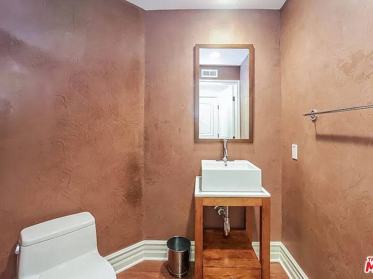 12026 Hoffman St #402 — Photo 32