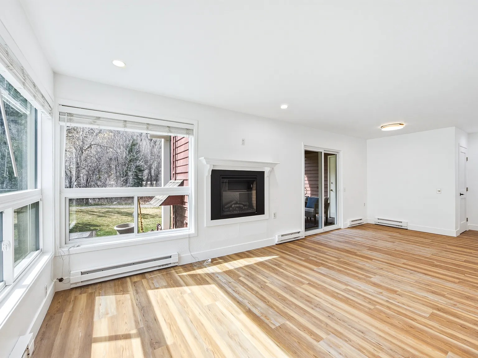2 bed, 929 sqft, $3,550 — Photo 4