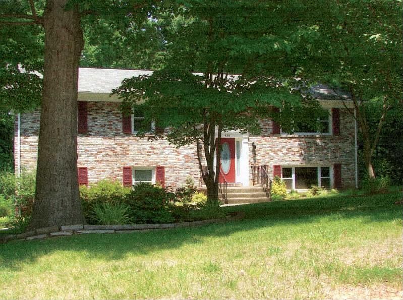 1st image of 126 Barnswallow Ln