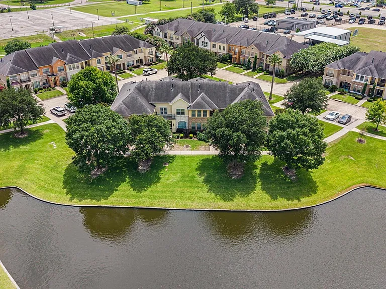 2047 Palm Forest Ln — Photo 40