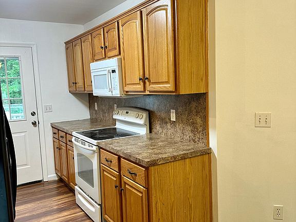 5th image of 30-32 Brookeville Ter #2