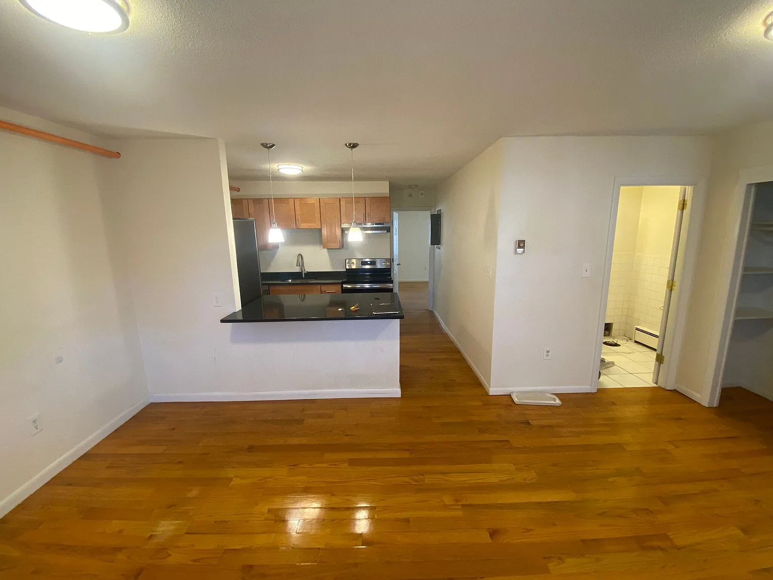 2 bed, 776 sqft, $2,100 — Photo 4