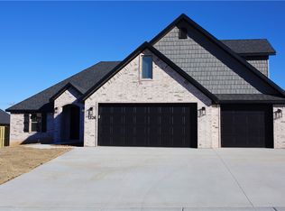 1324 Sweetbriar Cir, Centerton, AR 72719