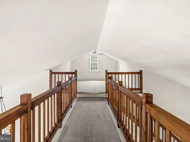 9725 Brock Rd — Photo 26