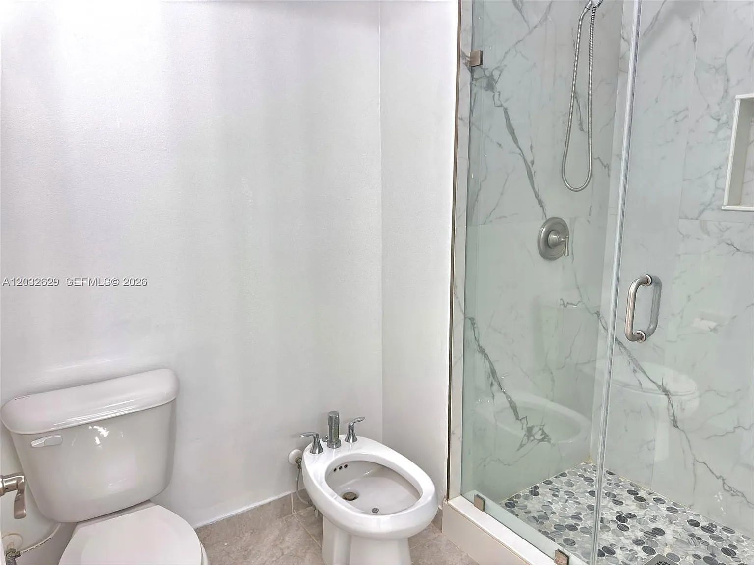 4 bed, 2.5 bath, $3,750 — Photo 4