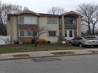 636 Lenore Ln, Elmont, NY 11003