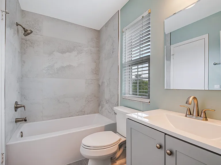 1025 Wentworth Ct — Photo 19