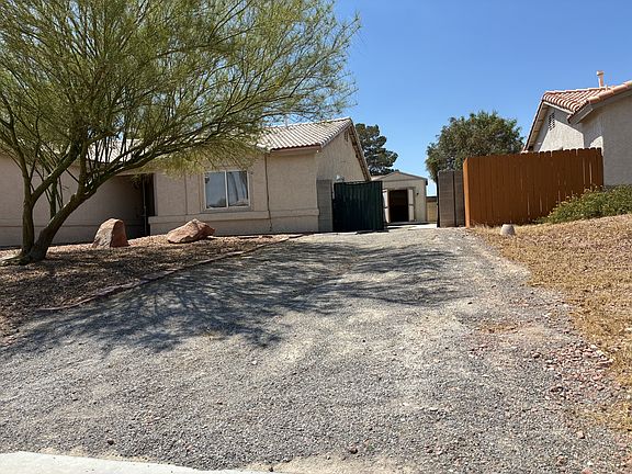 2nd image of 3001 Johannan Ln