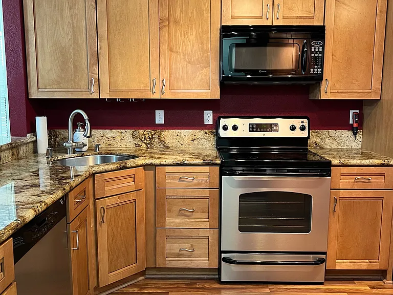 1321 S Villa Way — Photo 2