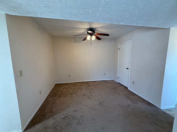 4th image of 85 Chapel Square Dr