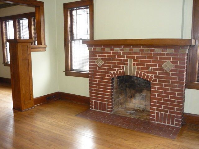 2nd image of 611 N Chicago Ave