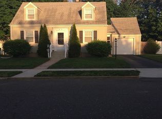 22 Pease Rd, Hamden, CT 06514