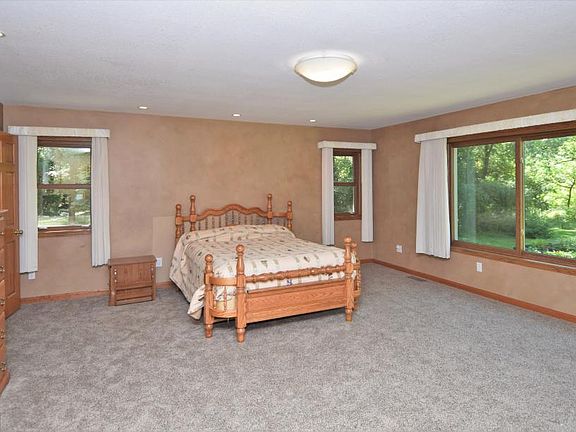 4th image of 4216 Viking Blvd NW