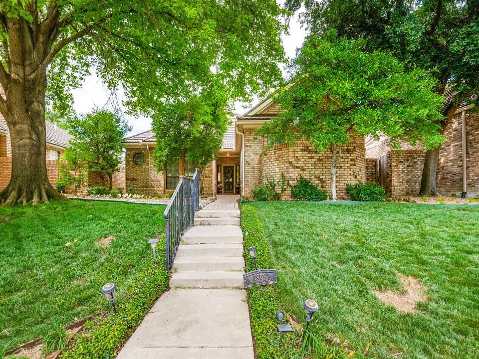 1st image of 1909 Crockett Cir