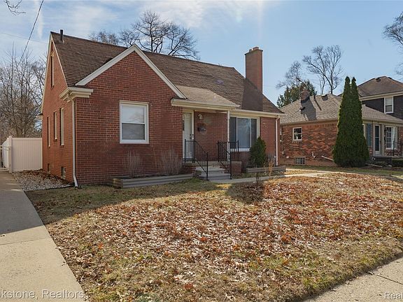 2nd image of 230 Allen St