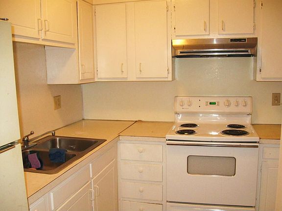 5th image of 420 Wheatley St APT 23