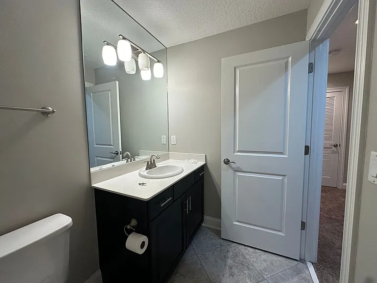 91 Richmond Dr — Photo 17