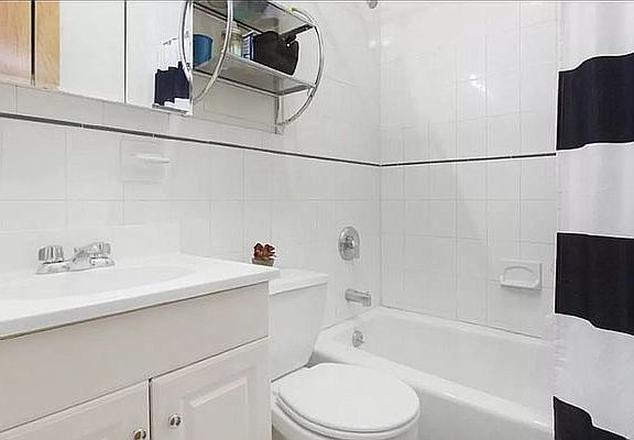 5th image of 6 W 87th St APT 6