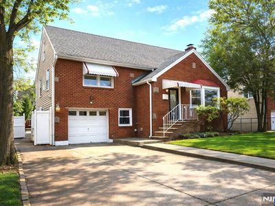 86 Howland Ave, Teaneck, NJ, 07666