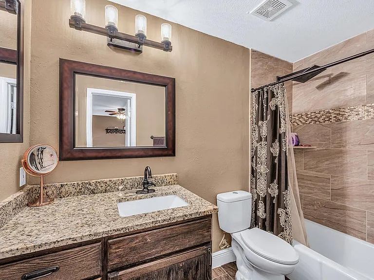 204 Monaco Dr — Photo 16