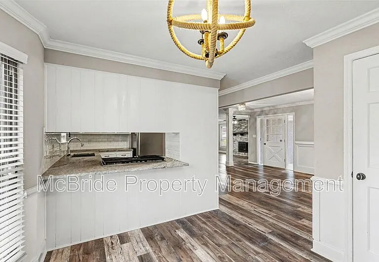 1304 Dominica Dr — Photo 24