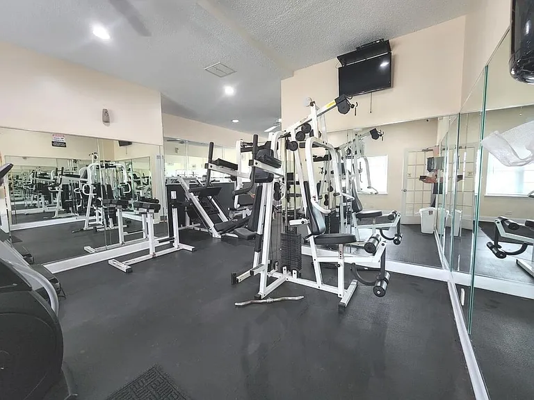 1403 E Wyndham Cir #106 — Photo 31