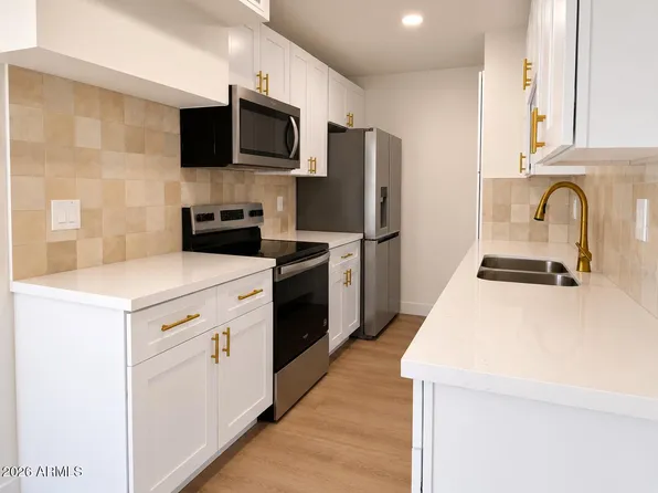 5919 W GOLDEN Lane, Glendale, AZ 85302