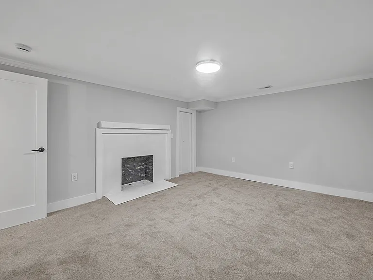 8 Amherst Ave #C — Photo 14