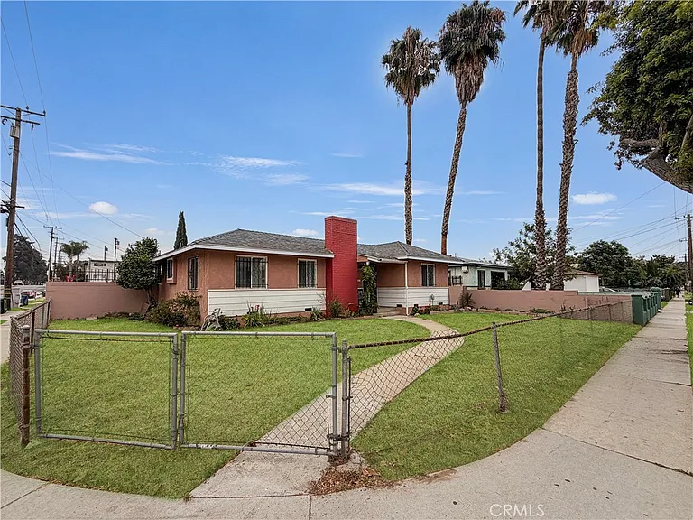 10202 Doty Ave — Photo 16