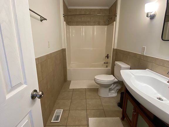 5th image of 307 Westfield Dr