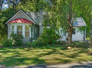21 Silver Swallow Rd, Reading, PA 19606