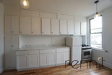 Rented by Rennit Inc.