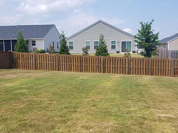 4th image of 340 Maplestead Farms Ct