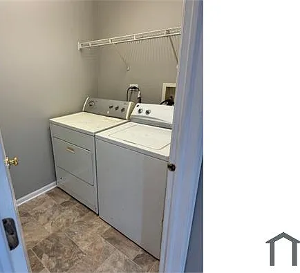 2495 Emily Ln — Photo 8