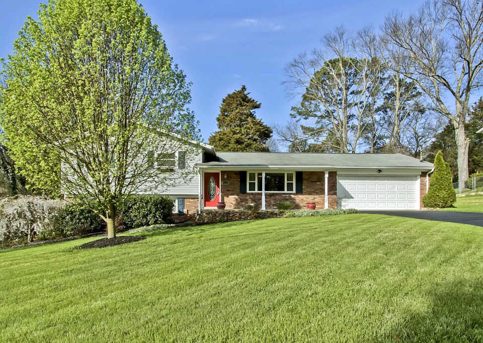 1st image of 9125 Carlton Cir