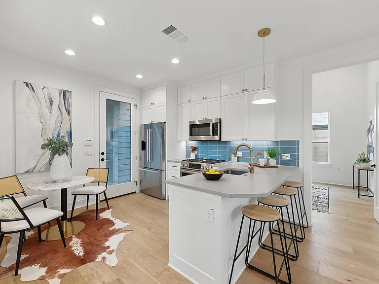 2105 Sl Davis Ave #2 — Photo 8
