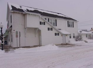303 1st St, Dundee, IA 52038