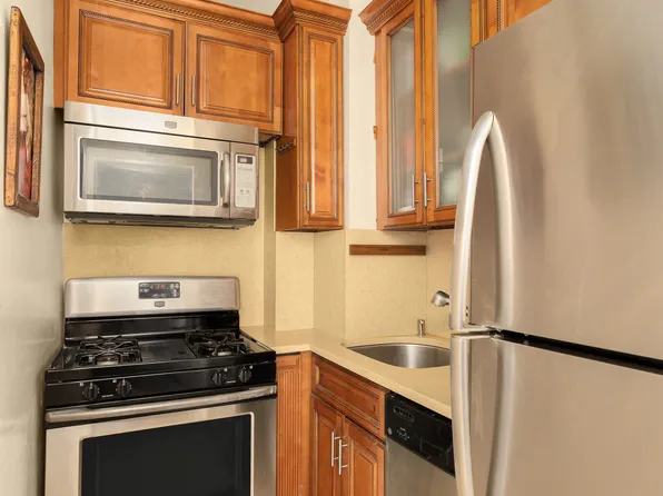 200 East 36th Street image 5 of 9