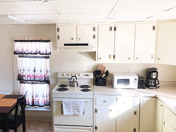 5th image of 75 Fair St #2