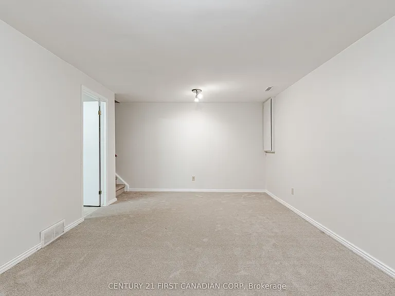 160 Conway Dr #7 — Photo 30