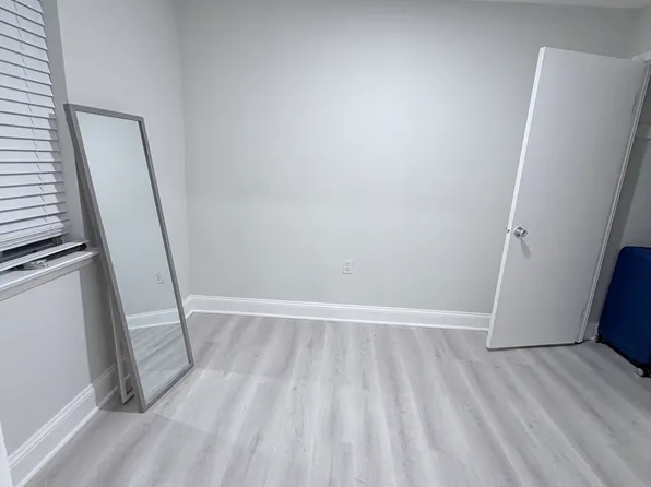 5933 Quantrell Ave APT 102, Alexandria, VA 22312