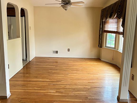 3rd image of 54 Nostrand Ave Floor 2